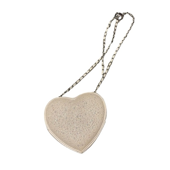 NWOT Betsey Johnson Elegant Heart-Shaped Beige Bridal Bag - Picture 8 of 12